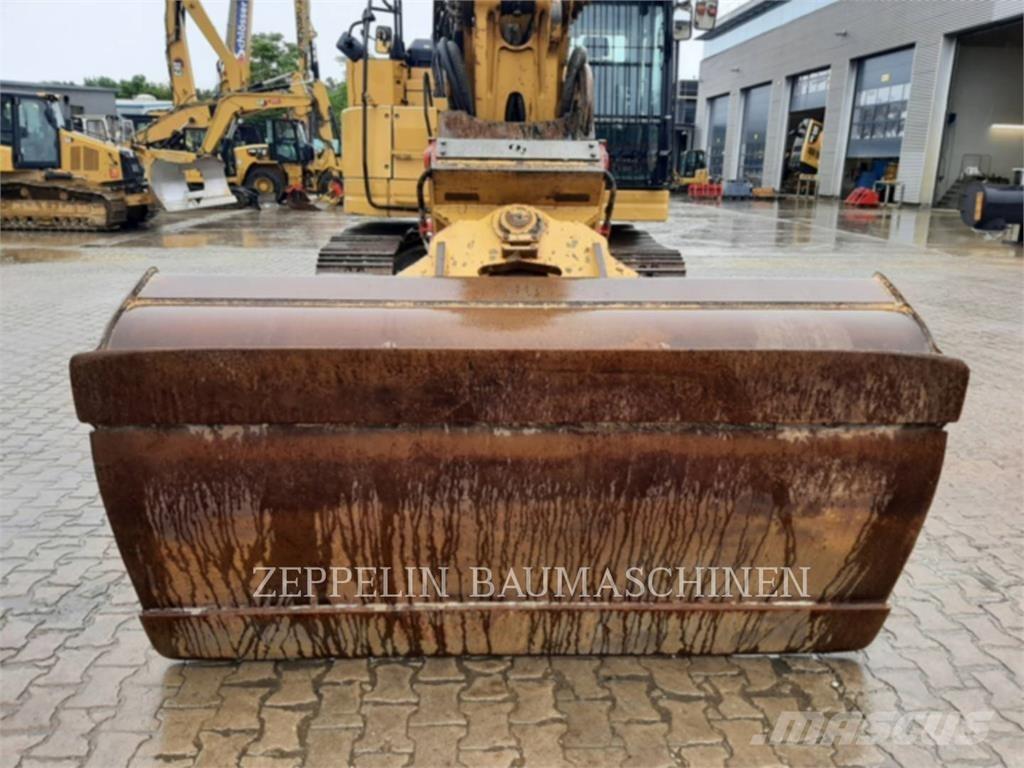 CAT 325FL حفارات زحافة