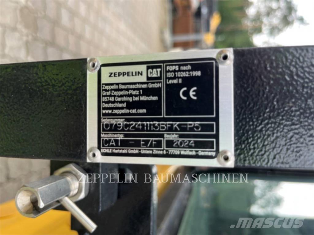 CAT 325FL حفارات زحافة