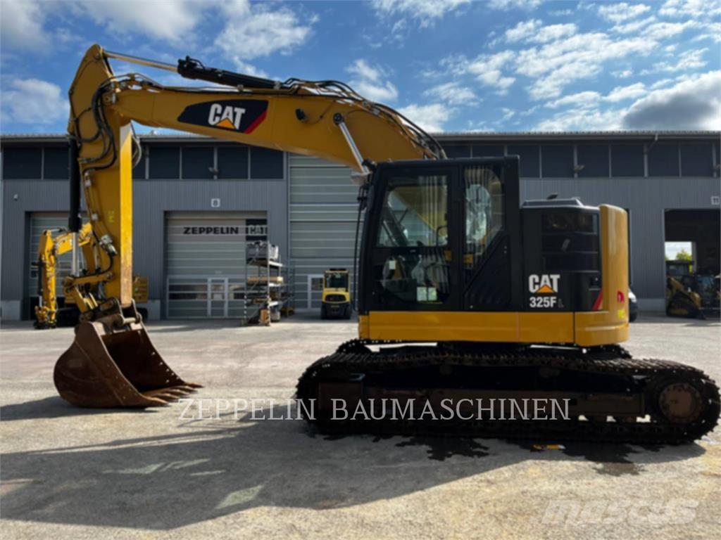 CAT 325FL حفارات زحافة