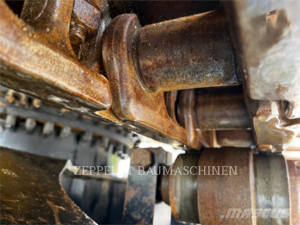 CAT 325FL حفارات زحافة