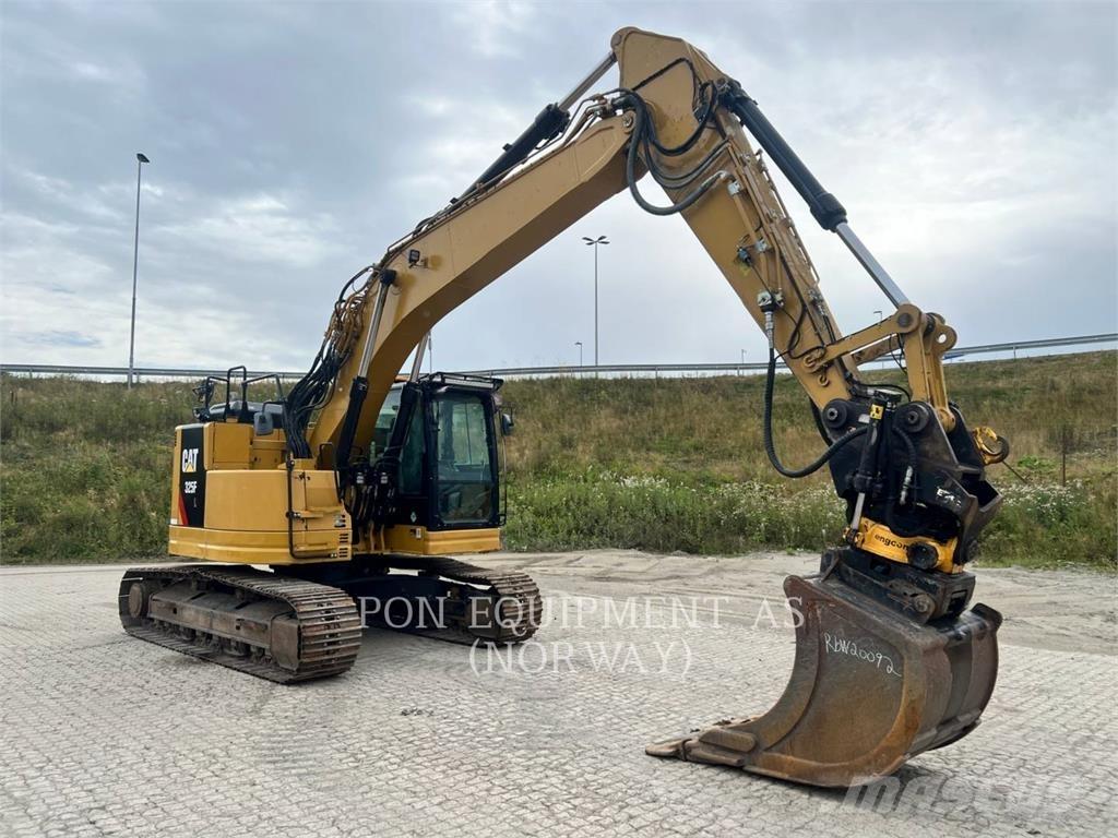 CAT 325FLCR حفارات زحافة
