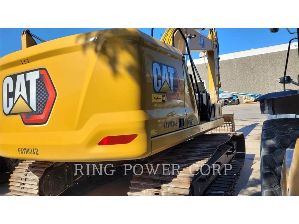 CAT 326 حفارات زحافة