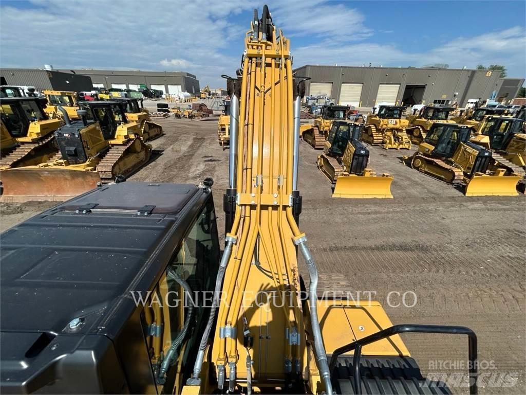 CAT 326 حفارات زحافة