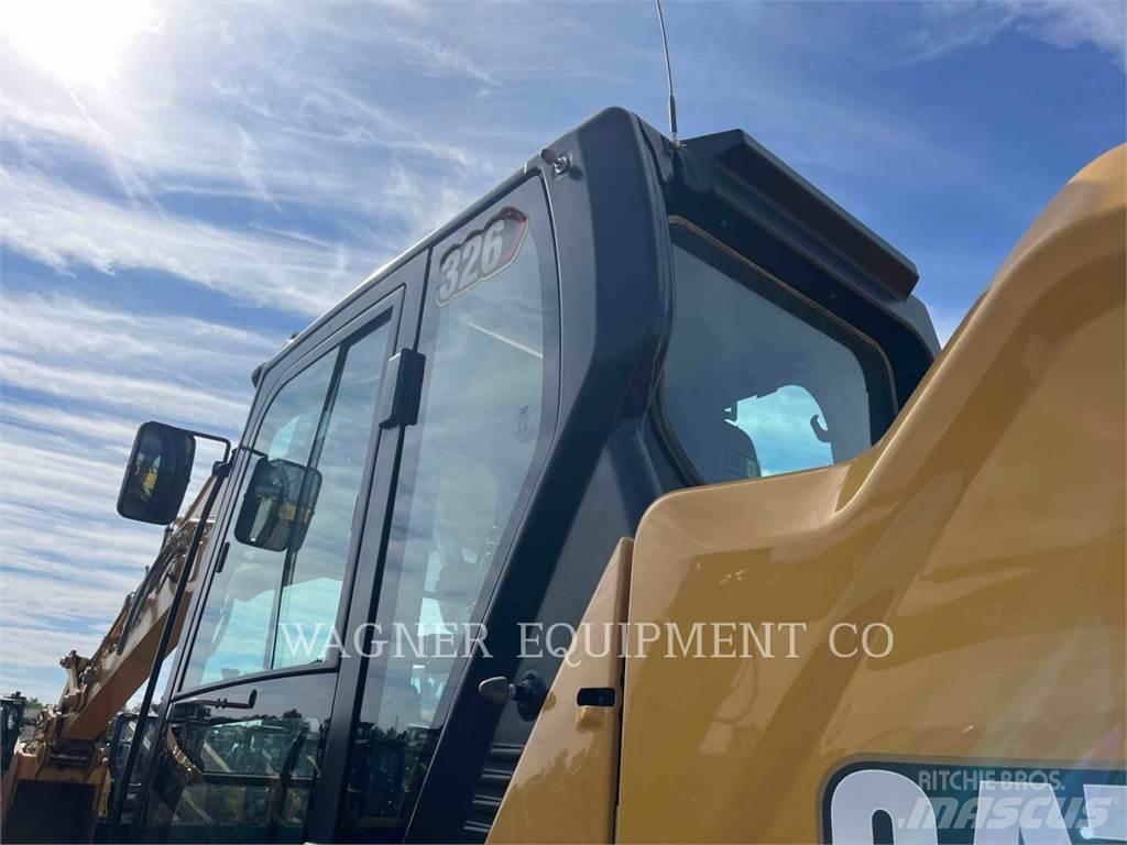 CAT 326 حفارات زحافة