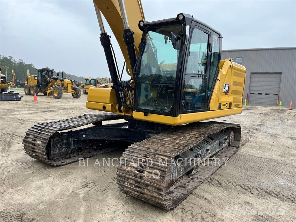 CAT 326 حفارات زحافة