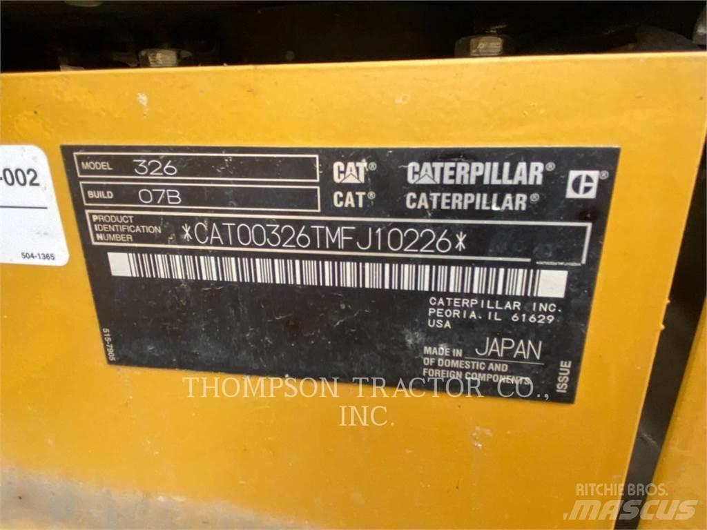 CAT 326 حفارات زحافة