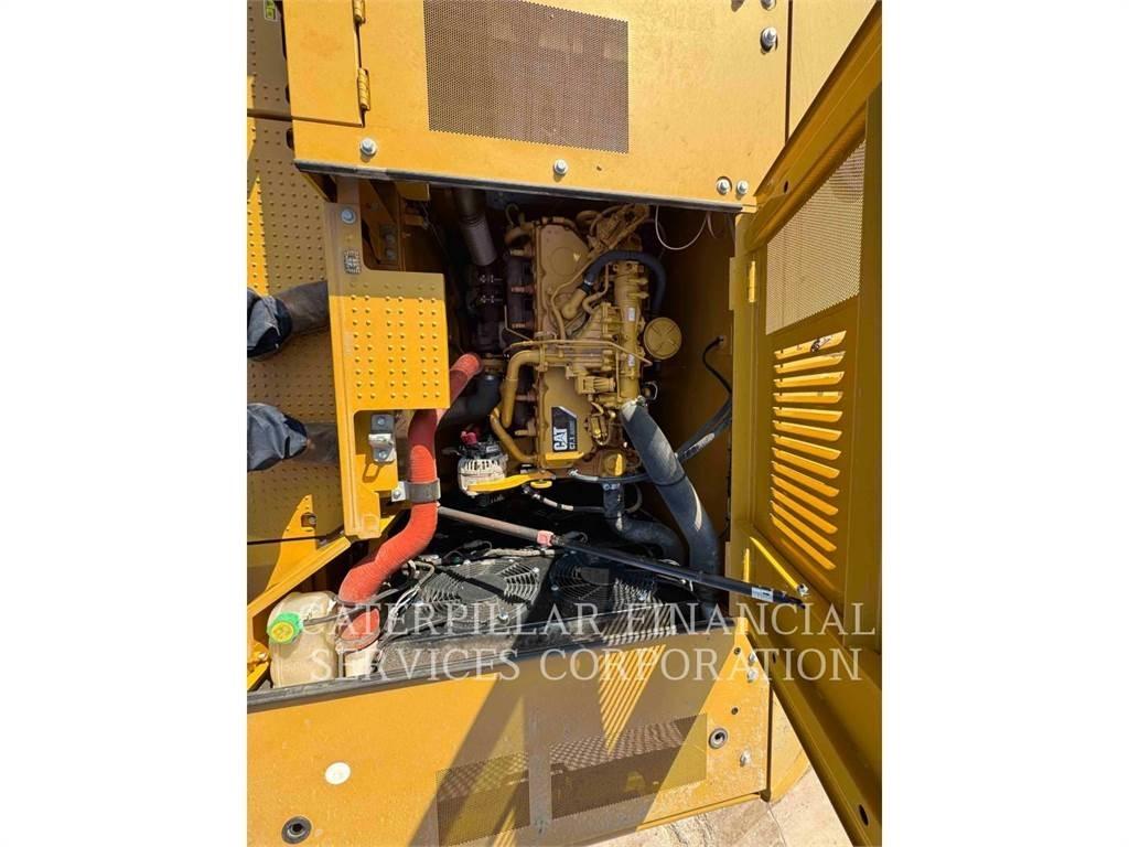 CAT 326-07 حفارات زحافة