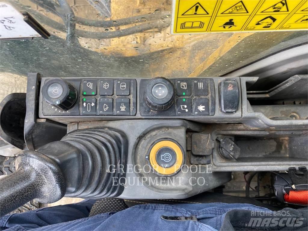 CAT 326-07 حفارات زحافة