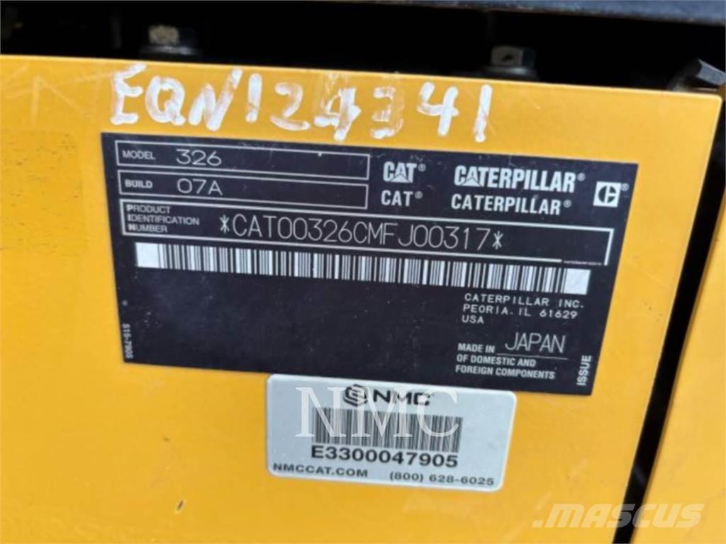 CAT 326-07 حفارات زحافة