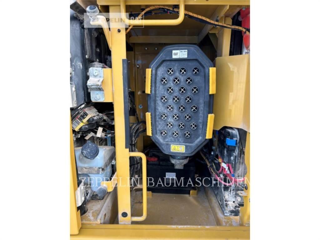 CAT 326-07A حفارات زحافة