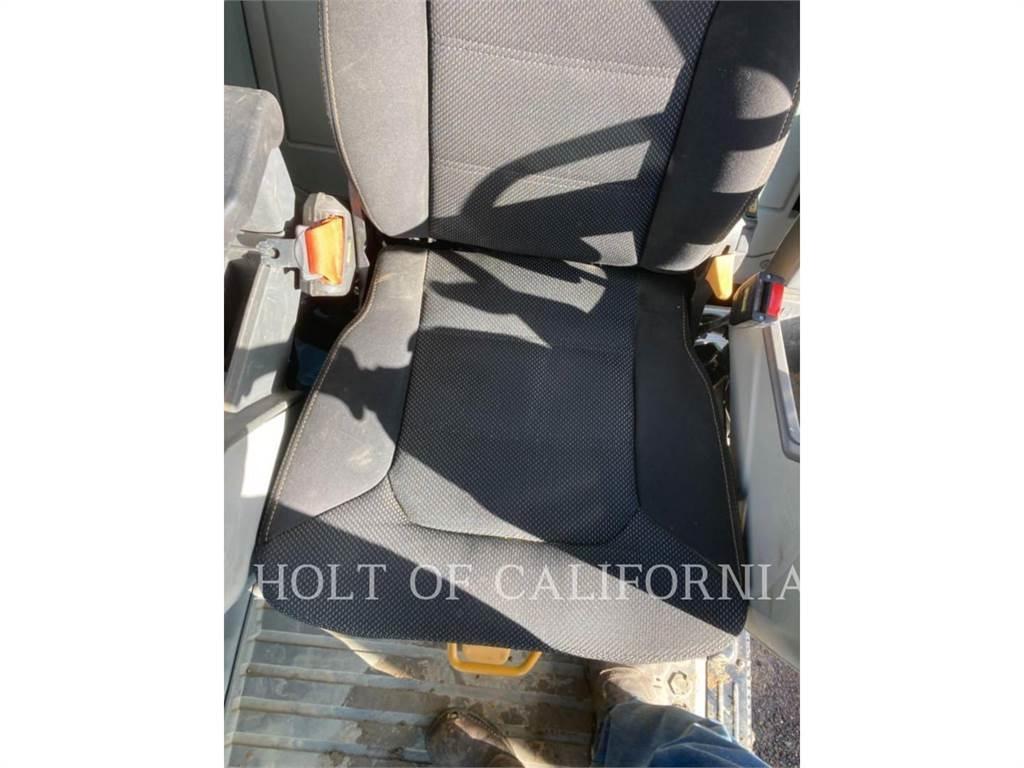 CAT 326 2D حفارات زحافة