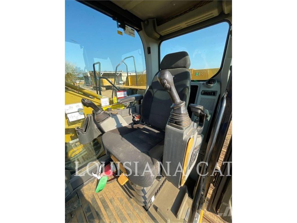 CAT 326 LR حفارات زحافة