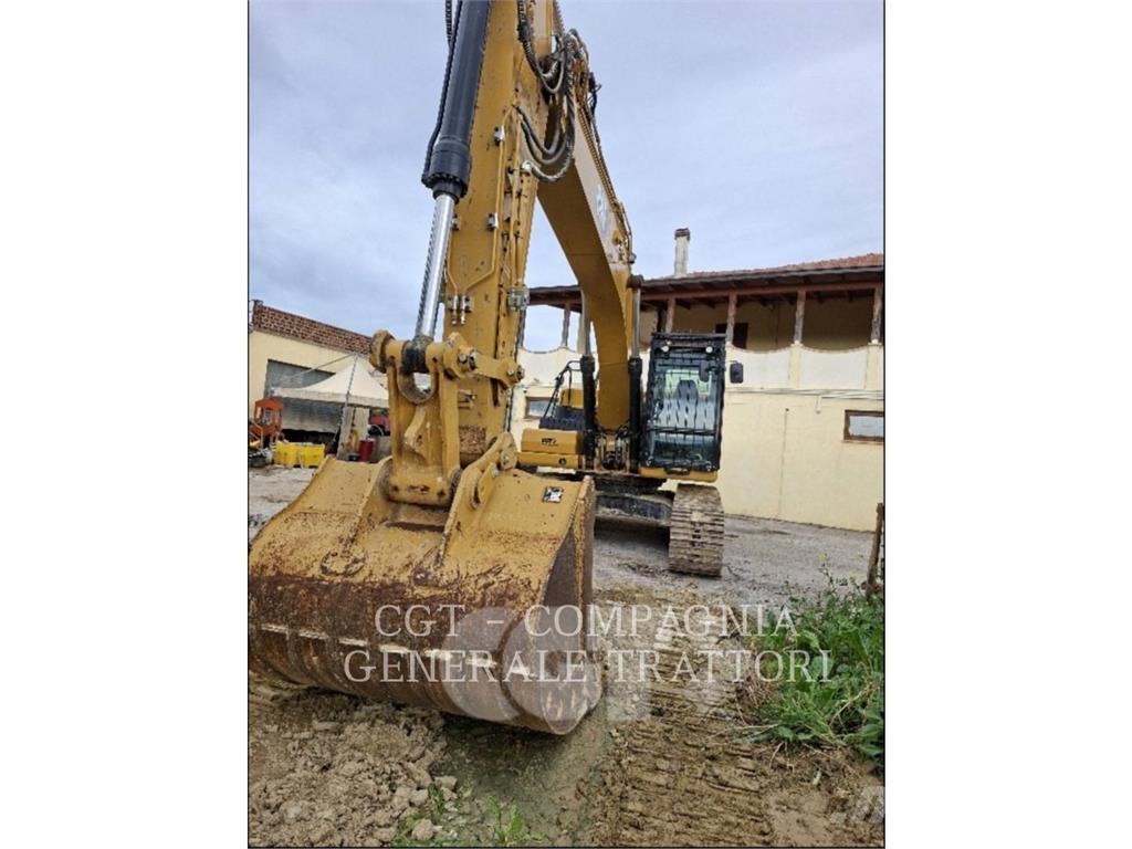 CAT 326 NG حفارات زحافة