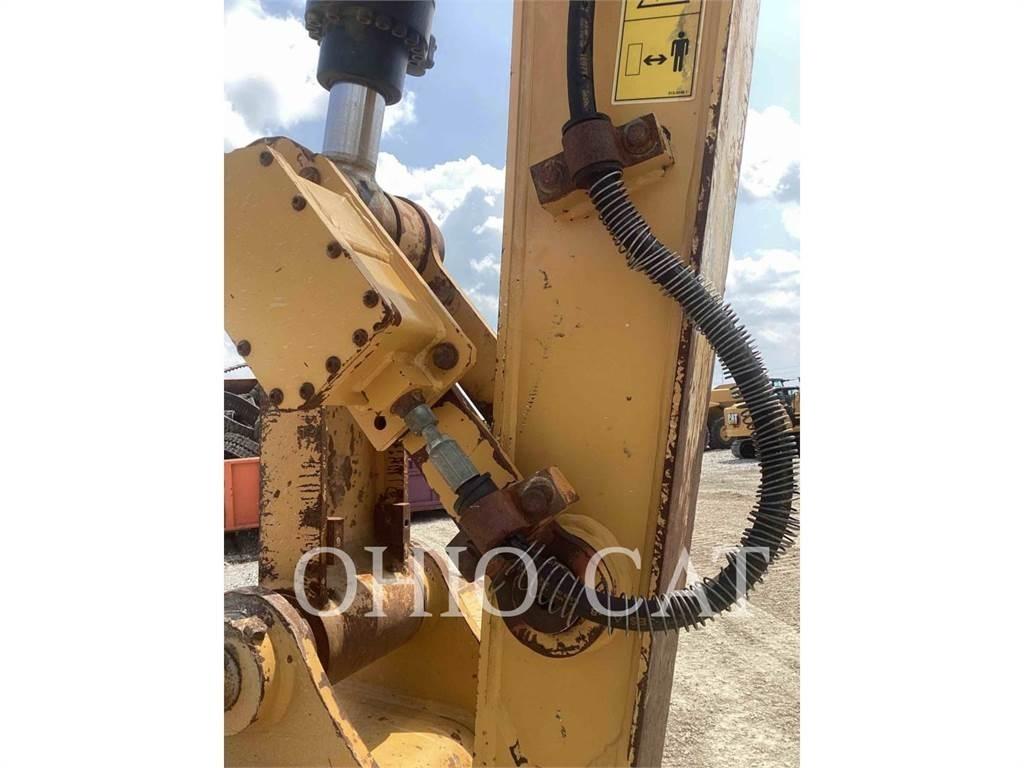 CAT 326 SLR حفارات زحافة