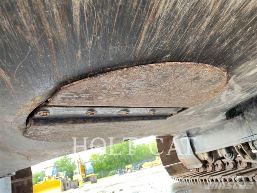 CAT 326 TC حفارات زحافة