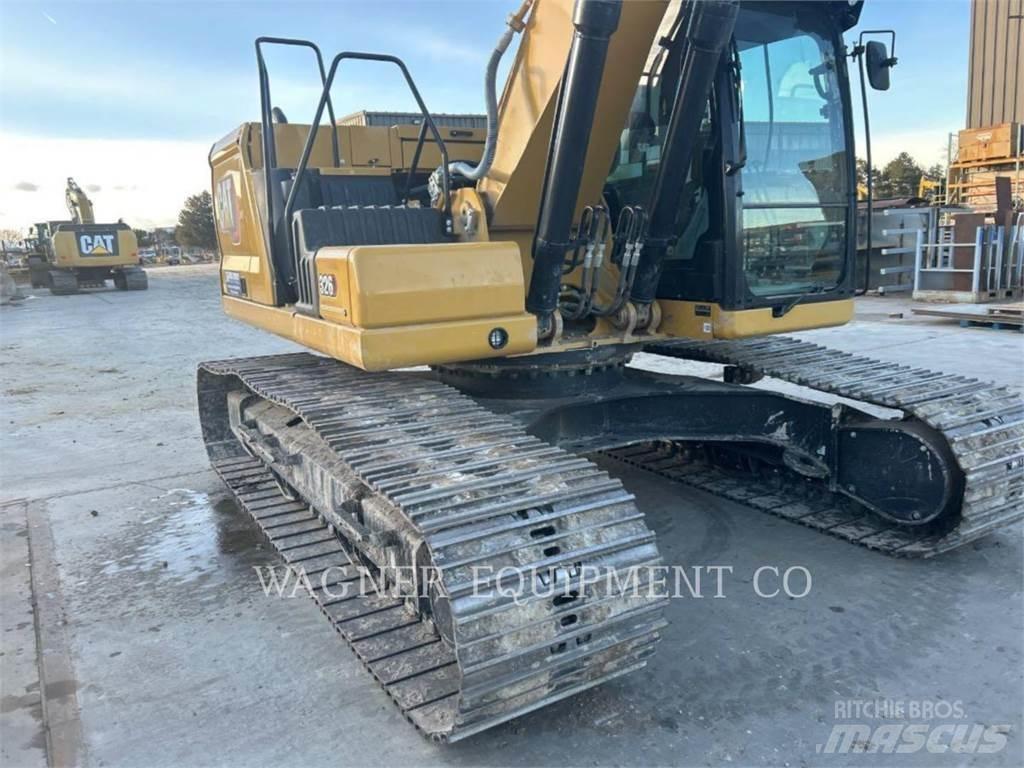 CAT 32607 حفارات زحافة