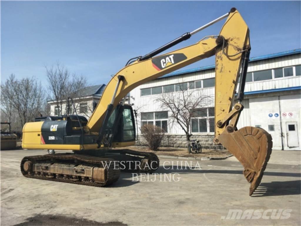 CAT 326D2L حفارات زحافة