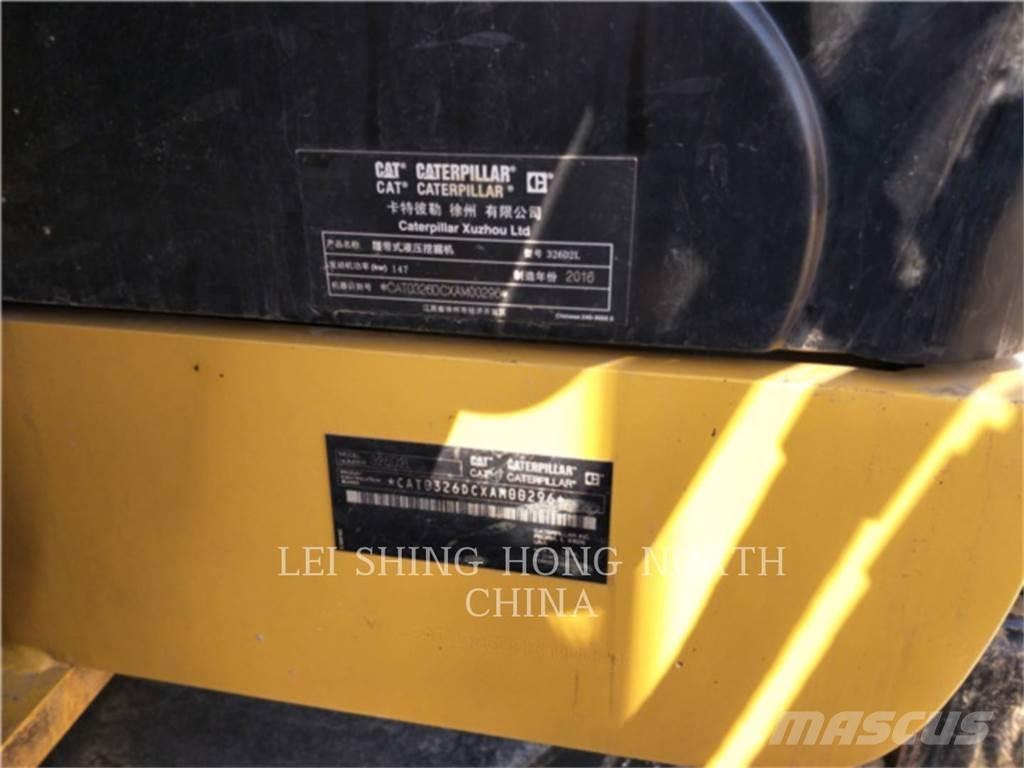 CAT 326D2L حفارات زحافة