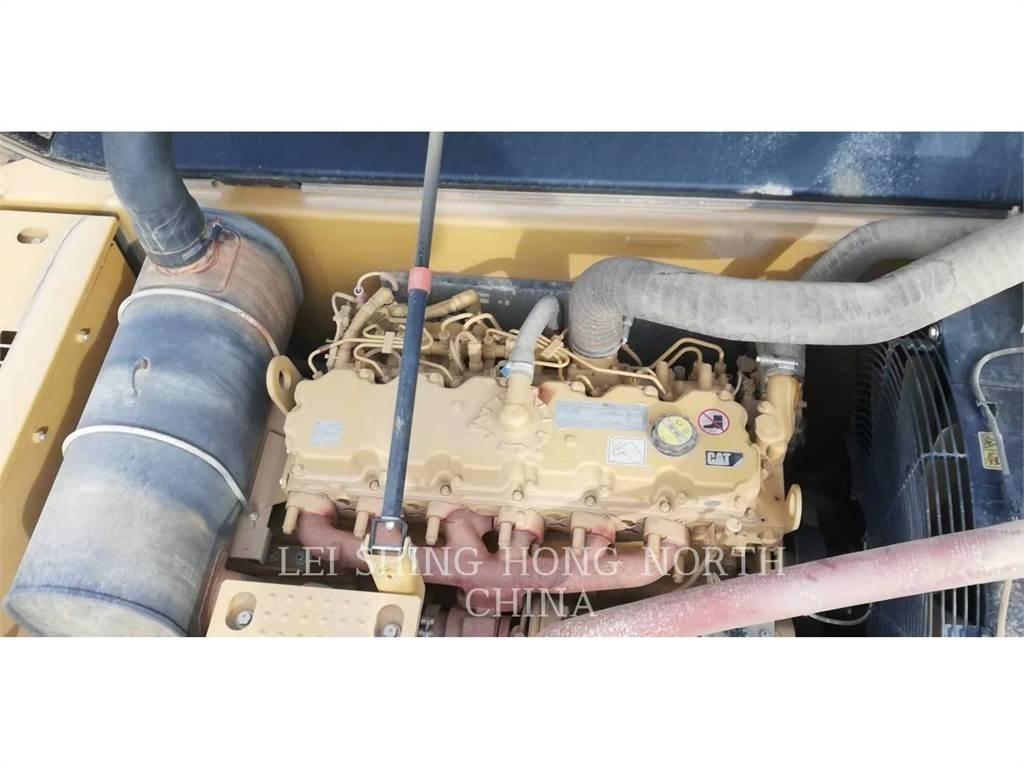CAT 326D2L حفارات زحافة