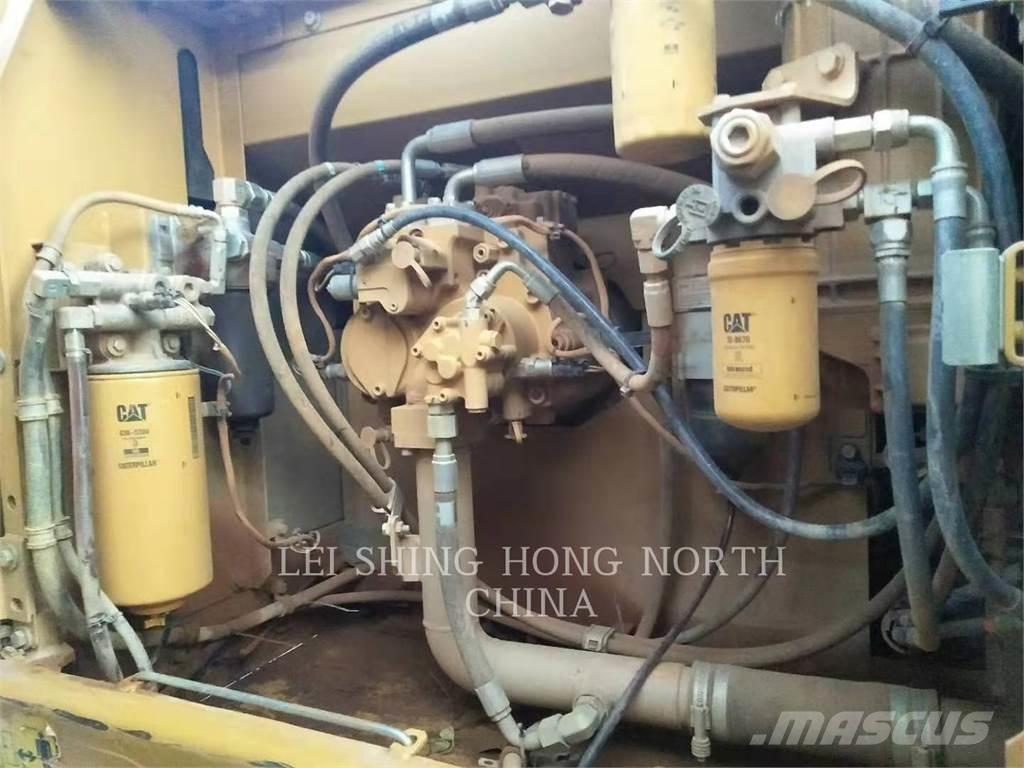 CAT 326D2L حفارات زحافة