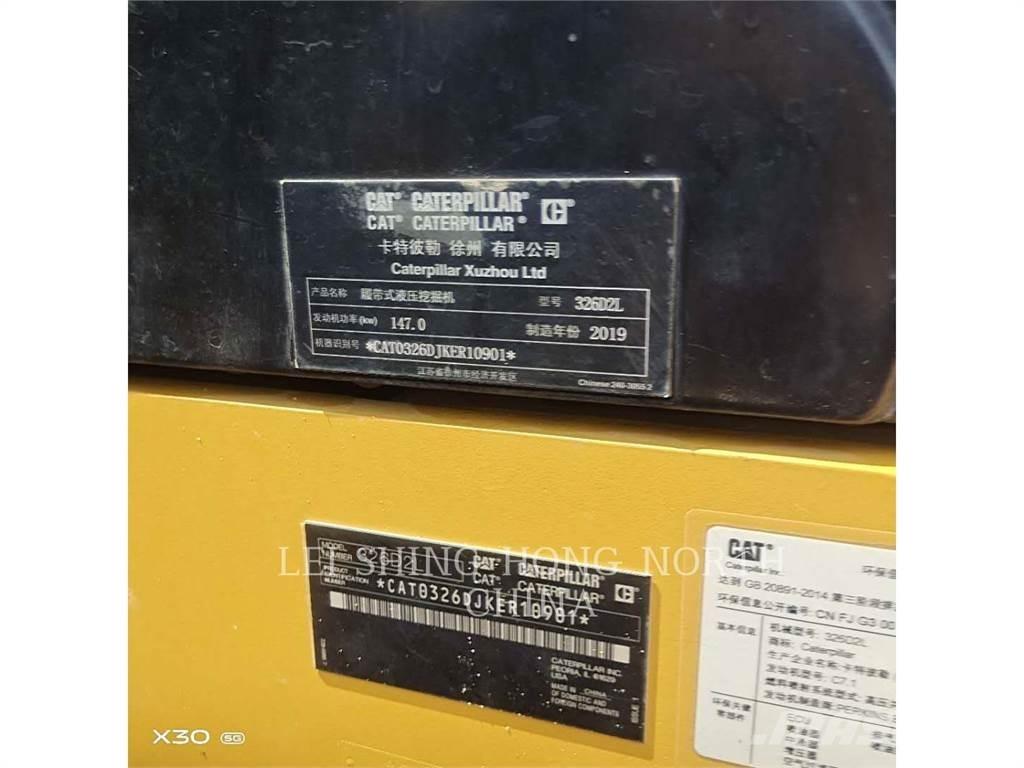 CAT 326D2L حفارات زحافة