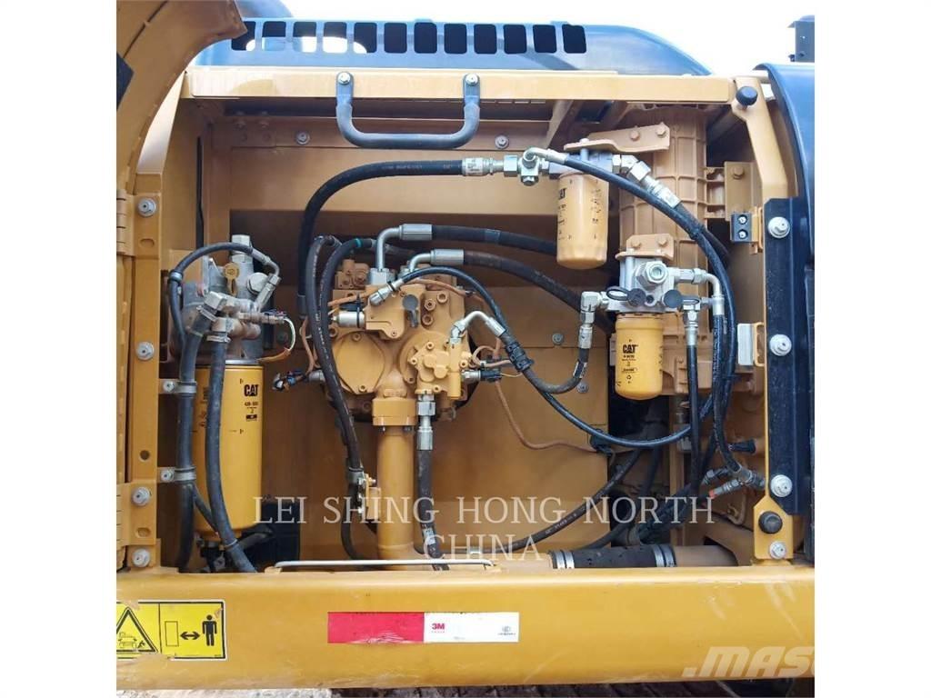 CAT 326D2L حفارات زحافة