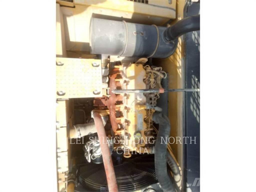 CAT 326D2L حفارات زحافة