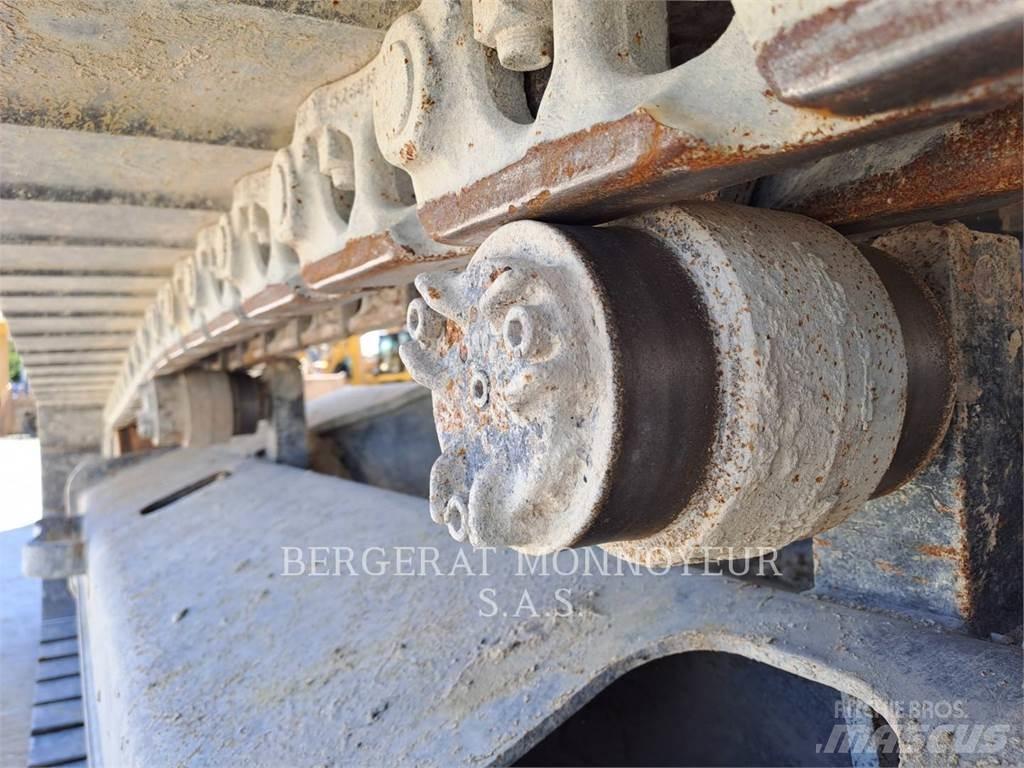 CAT 326F حفارات زحافة