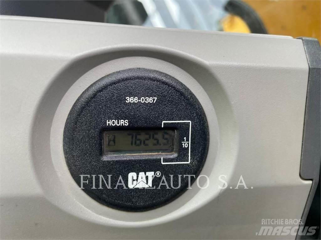 CAT 326F حفارات زحافة