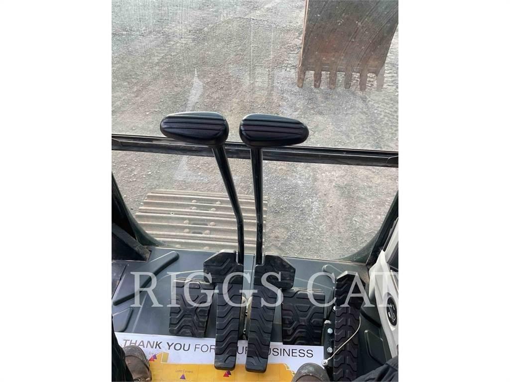 CAT 326F 9 حفارات زحافة