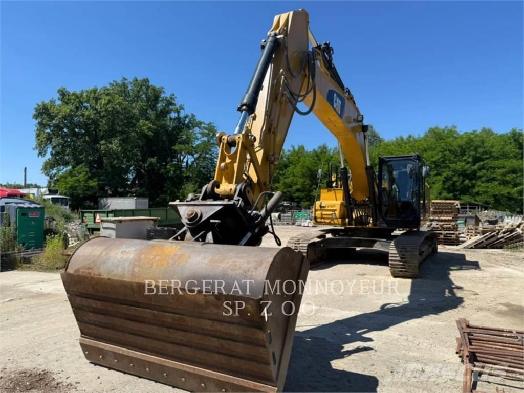 CAT 326FL حفارات زحافة