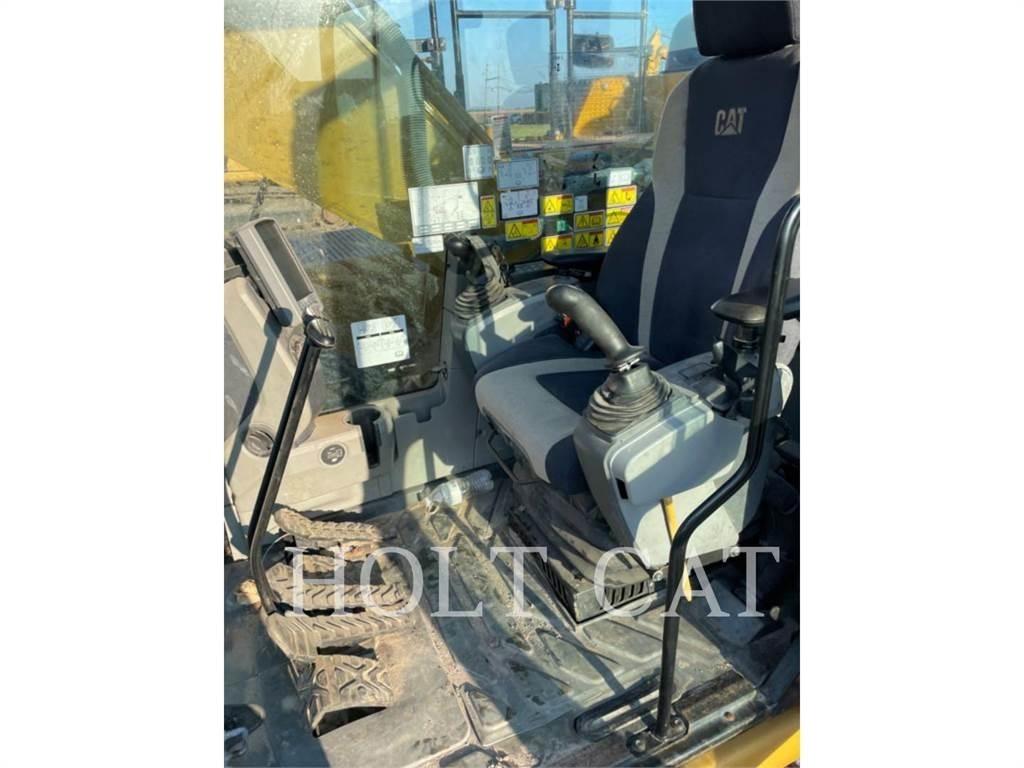 CAT 326FL TC حفارات زحافة