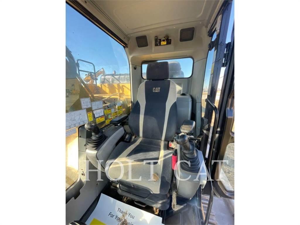 CAT 326FL TC حفارات زحافة