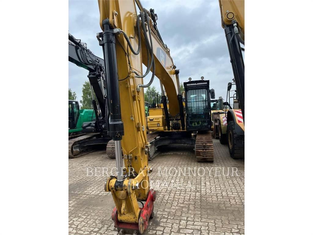 CAT 326FLN حفارات زحافة