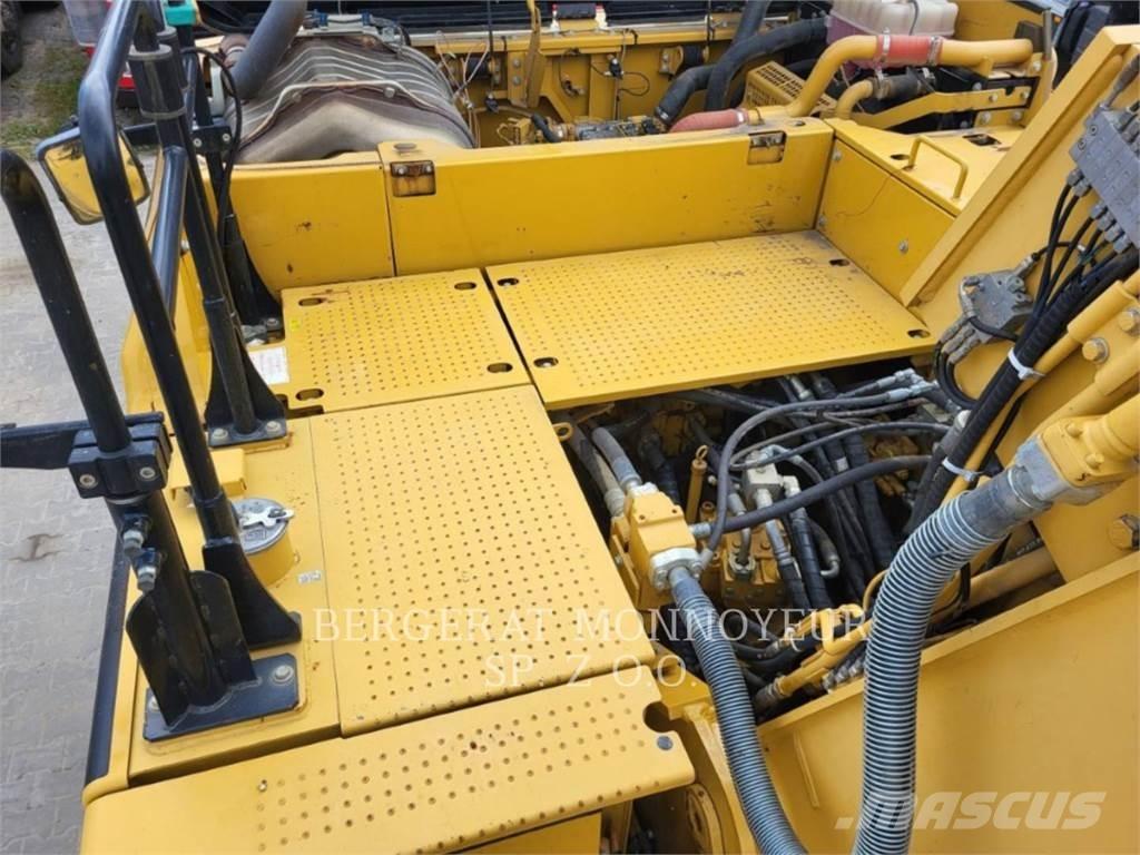 CAT 326FLN حفارات زحافة