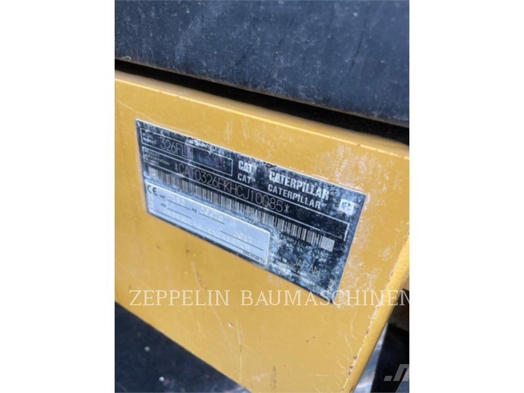 CAT 326FLN حفارات زحافة