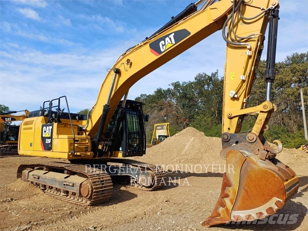 CAT 326FLN حفارات زحافة