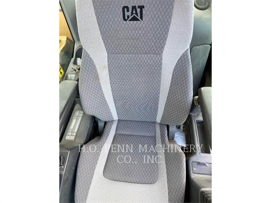 CAT 328DLCR حفارات زحافة