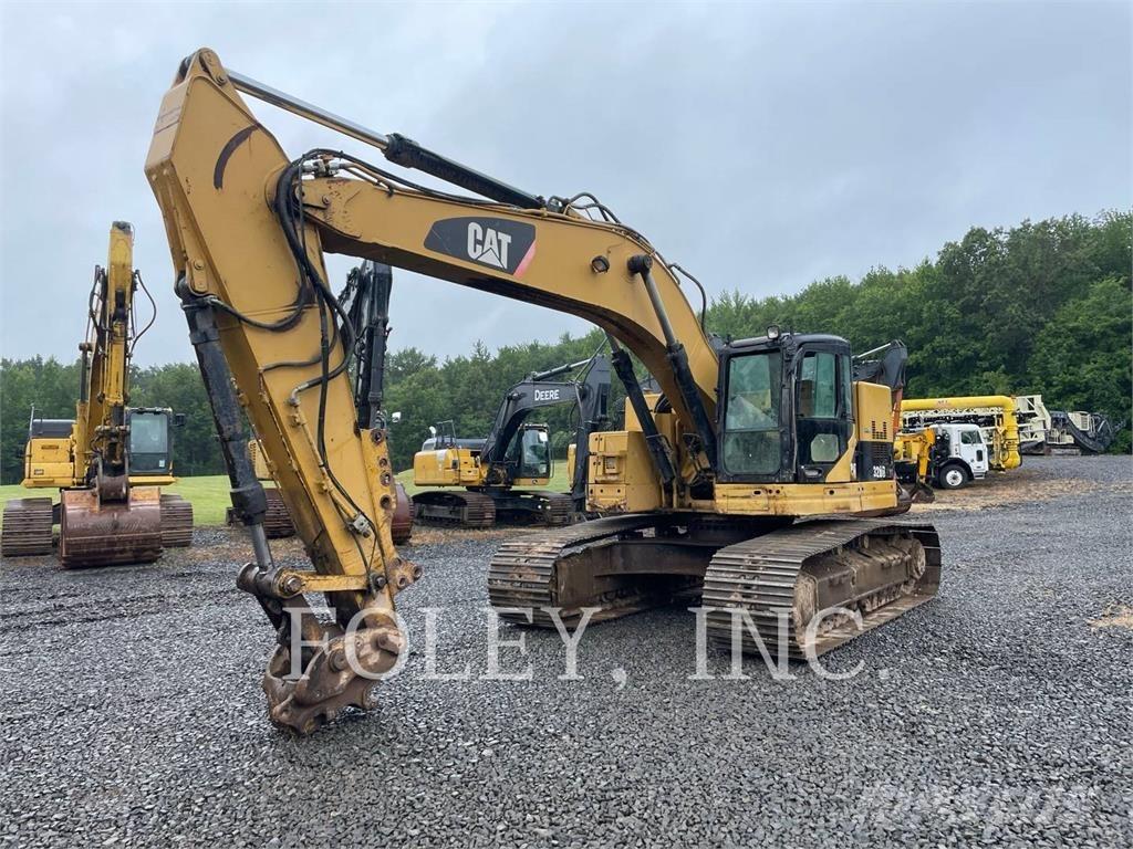 CAT 328DLCR حفارات زحافة