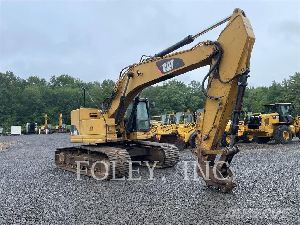 CAT 328DLCR حفارات زحافة