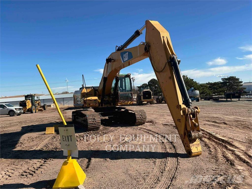 CAT 329DL حفارات زحافة