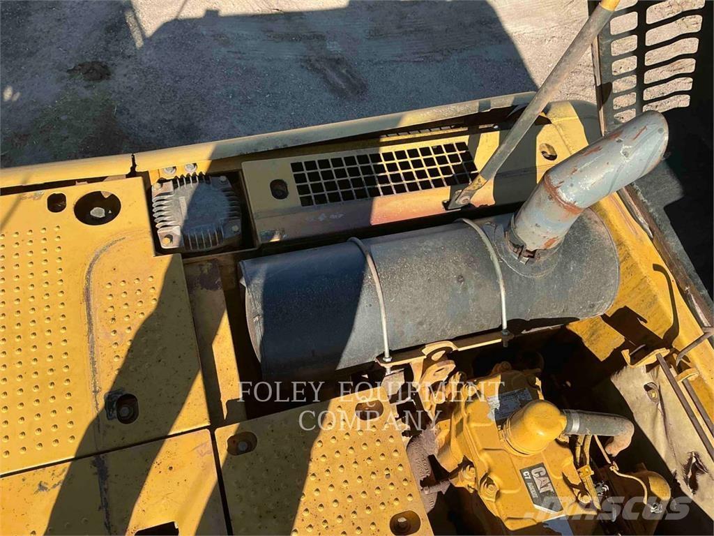 CAT 329DL حفارات زحافة