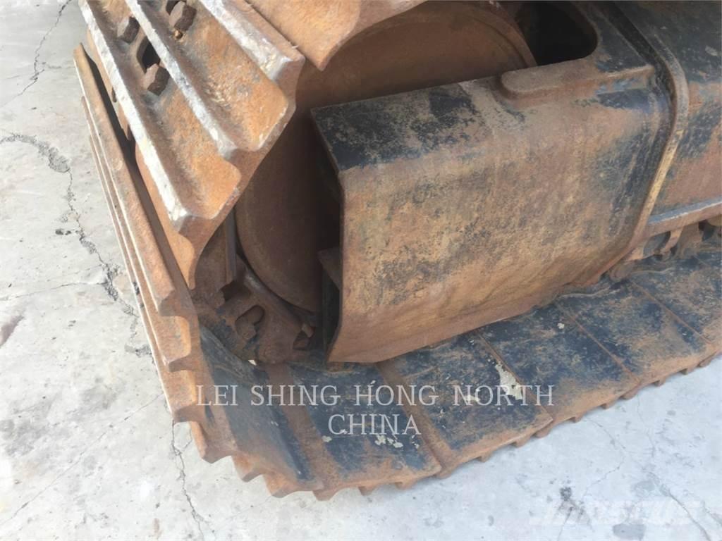 CAT 329DL حفارات زحافة