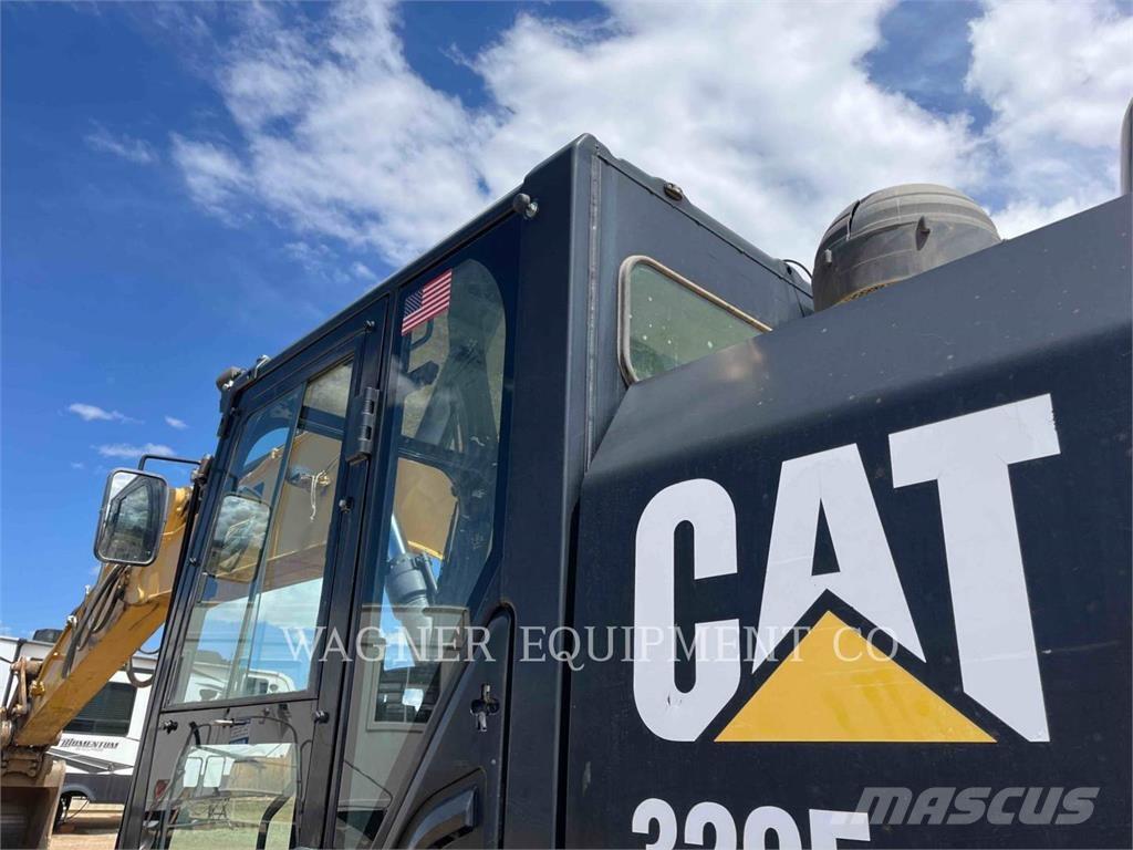 CAT 329EL حفارات زحافة