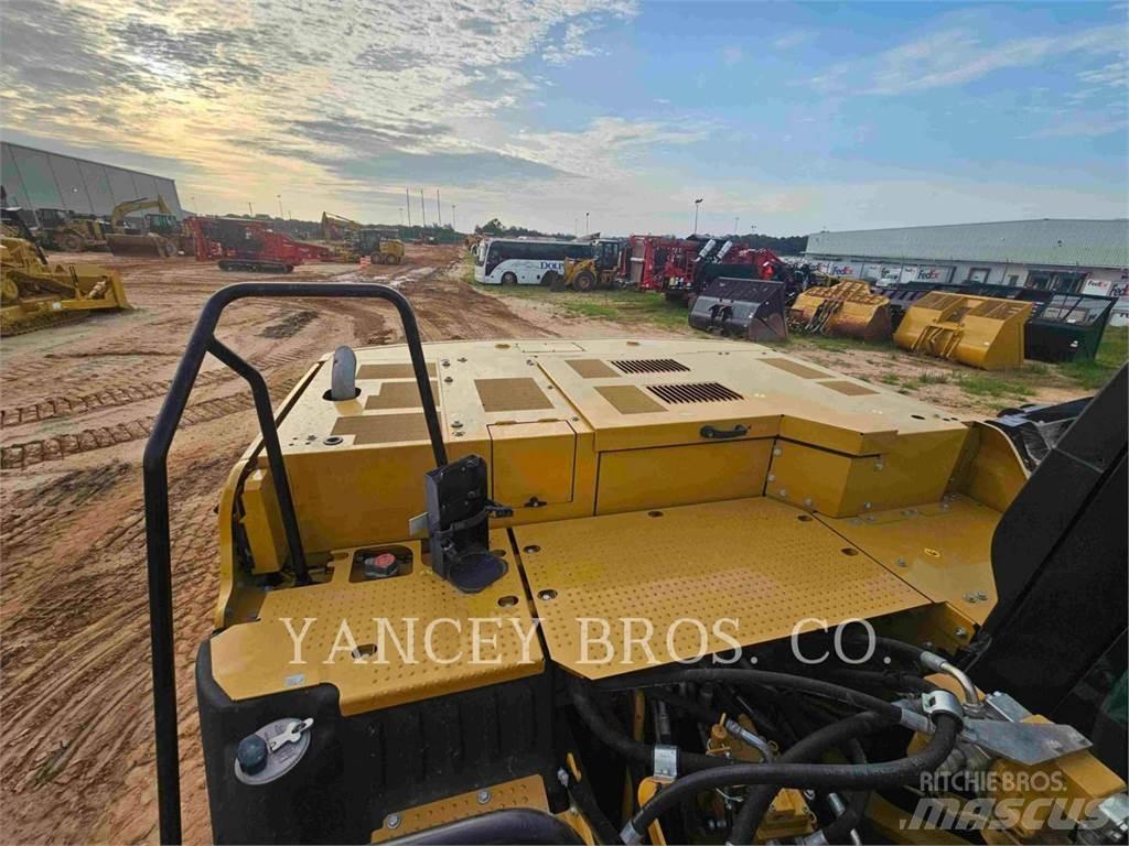 CAT 330 حفارات زحافة