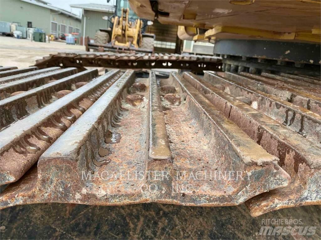 CAT 330 حفارات زحافة