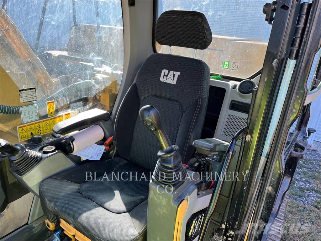 CAT 330 حفارات زحافة