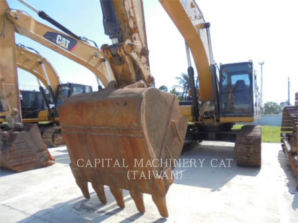 CAT 330-07 حفارات زحافة