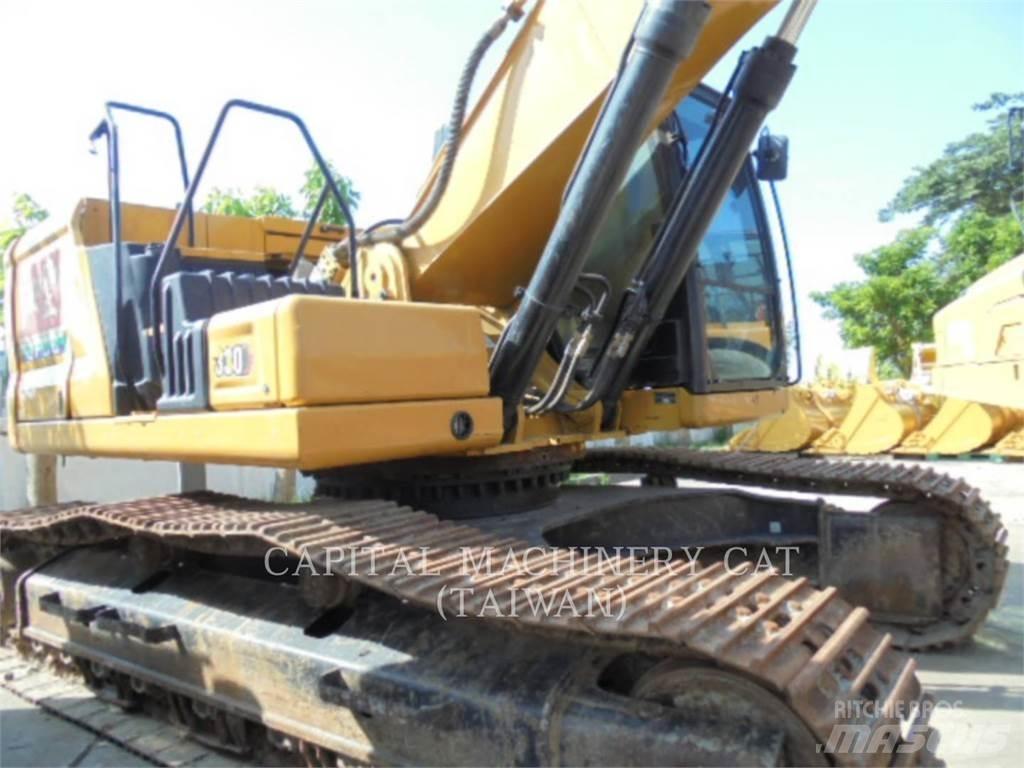 CAT 330-07 حفارات زحافة
