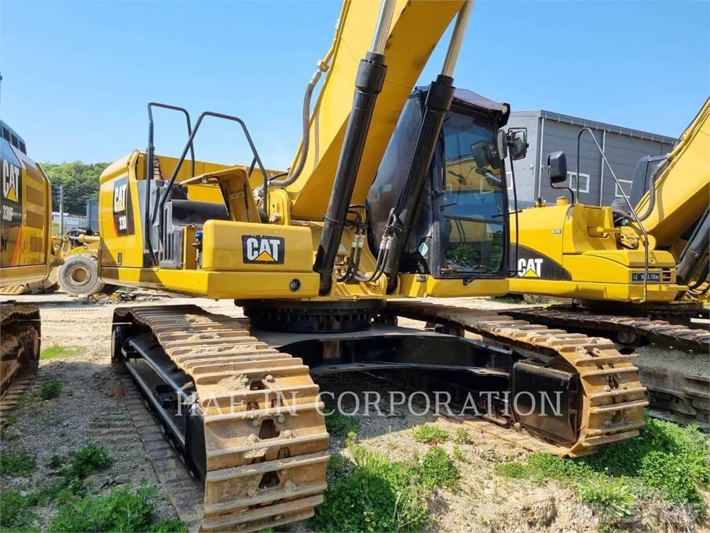 CAT 330-07 حفارات زحافة